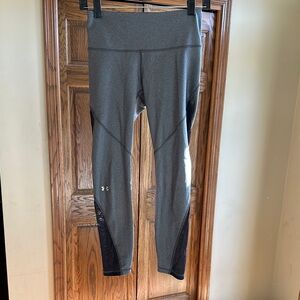 Under Armour Gray Capris Leggings